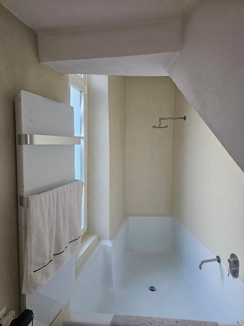 Bathroom — shower & tub After